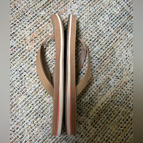 Shade & Shore flip flops - Picture 3 of 4